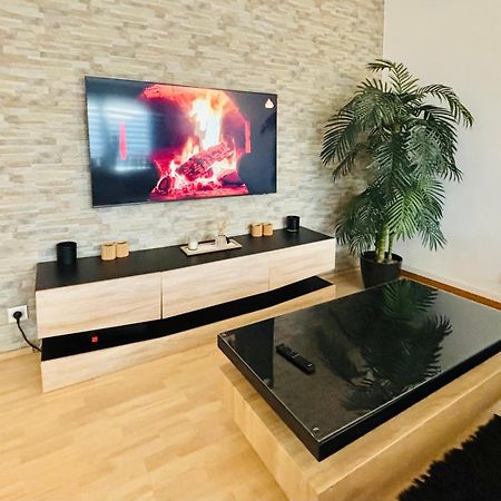 Beautiful Apartment Disneyland Сен-Тибо-де-Вин Екстериор снимка