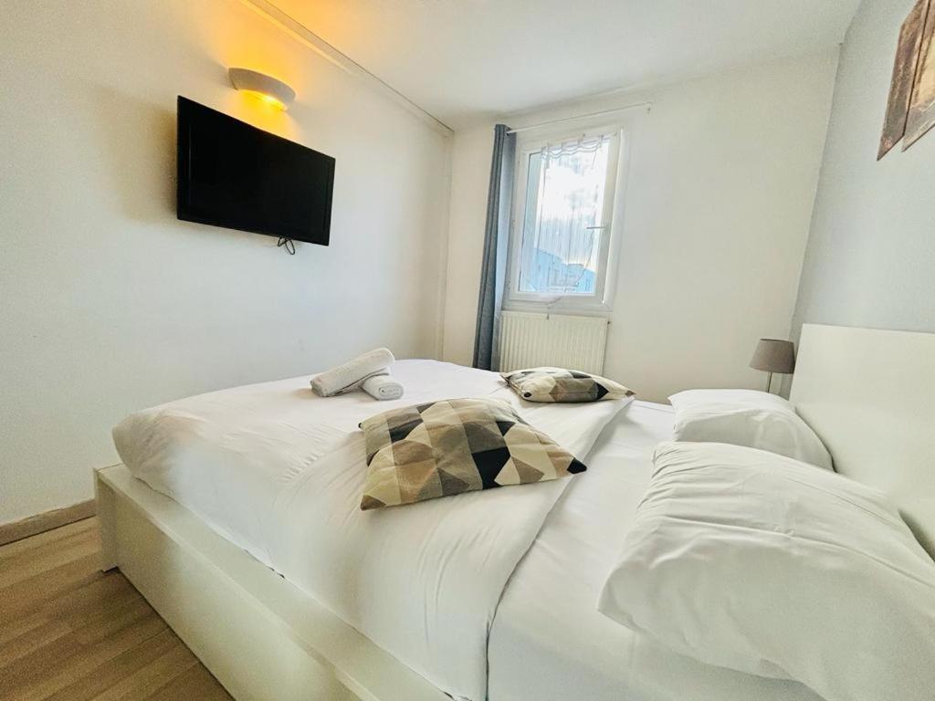 Beautiful Apartment Disneyland Сен-Тибо-де-Вин Екстериор снимка